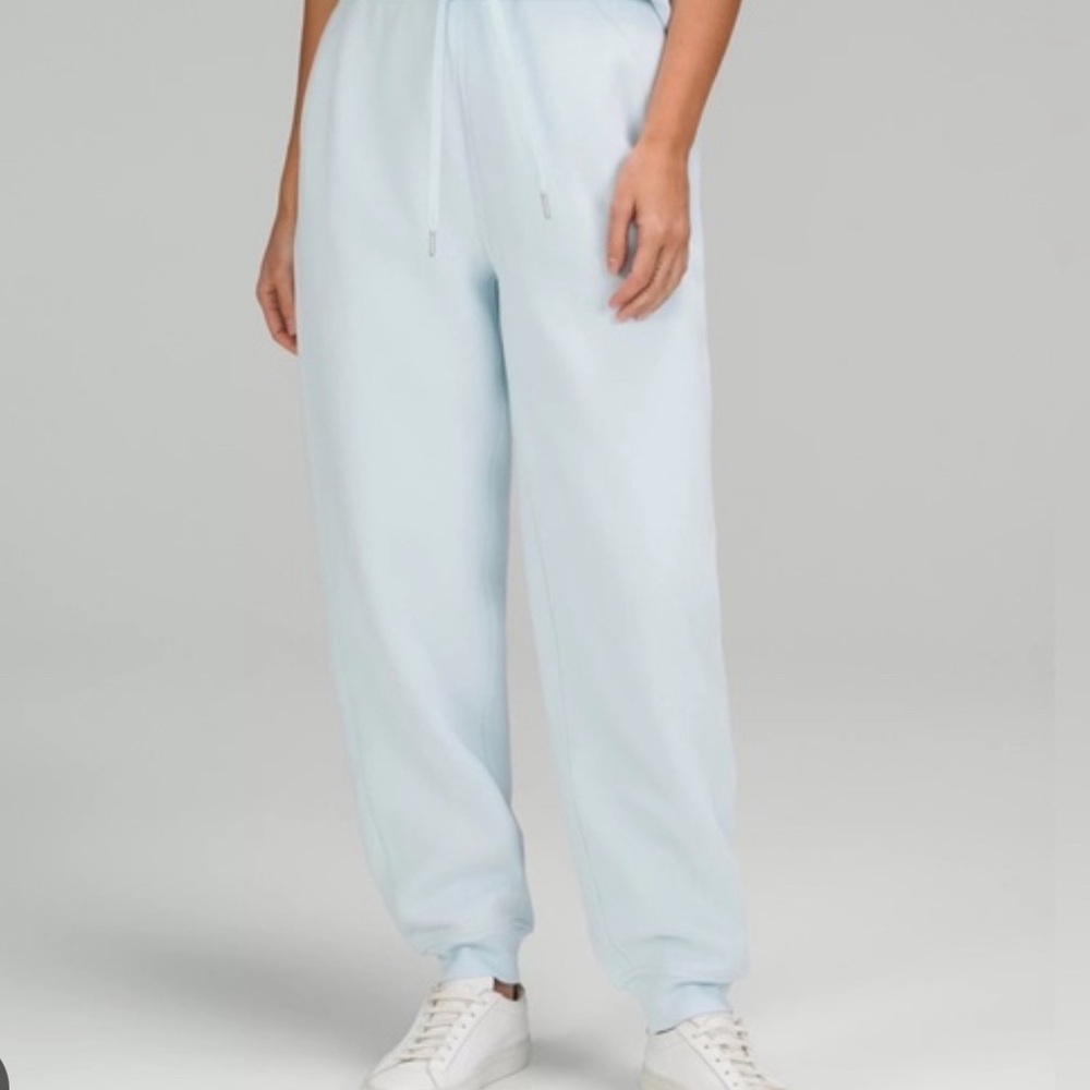 🍋 Lululemon powder blue jogger 12